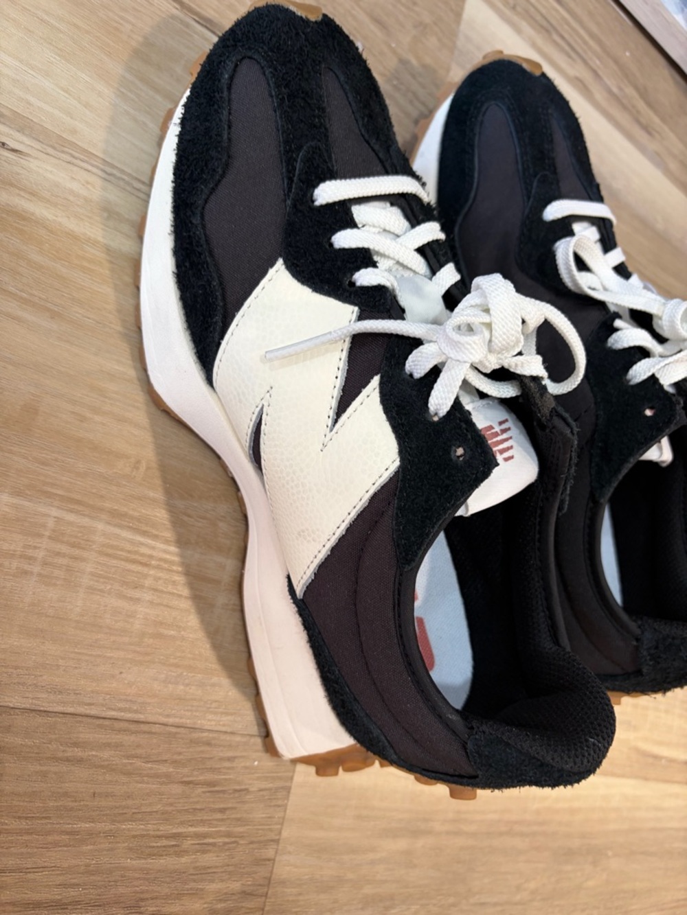 New Balance Black White Gum Women’s Sneakers - Picture 2 of 4